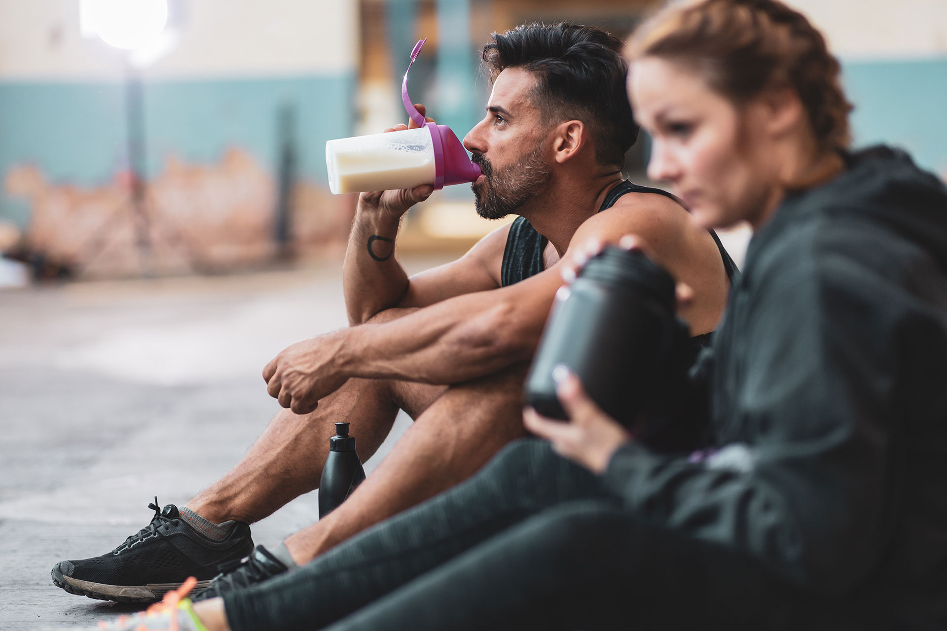 li-man-drinking-protein-shake-986619670-2.jpg